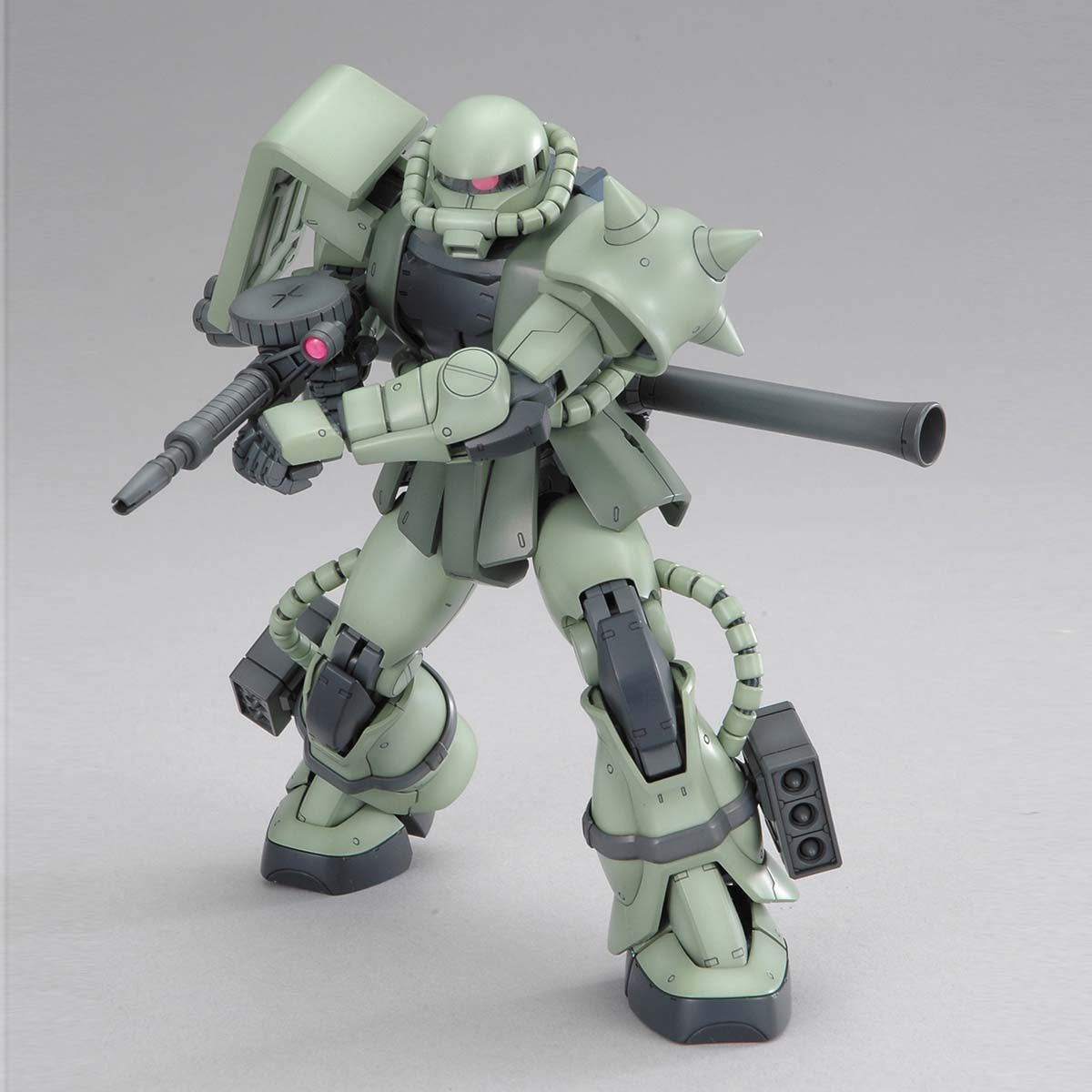 MG 1/100 No.097 MS-06J Zaku II Ver.2.0 – front view with shield and bazooka