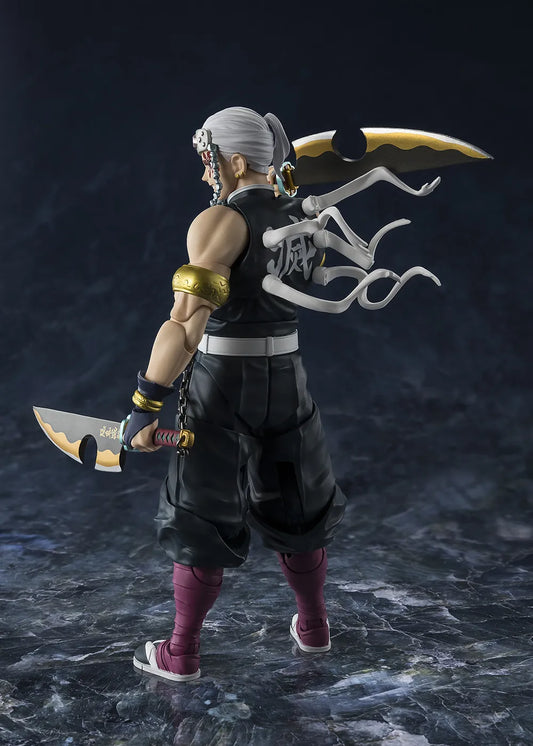 Demon Slayer: S.H.Figuarts: Uzui Tengen – rear view with dual blades raised