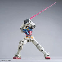 HG 1/144 RX-78-2 Gundam – beam sabre raised in combat pose