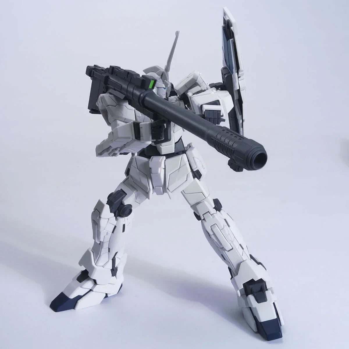 Bandai HGUC 1/144 No.101 RX-0 Unicorn Gundam [Unicorn Mode] - Kidultverse