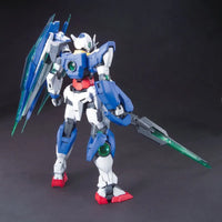 MG 1/100 No.140 GNT-0000 00 Qan – front three-quarter view with beam sabre and shield