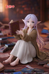 Taito Frieren: Beyond Journey's End: Desktop Cute Figure: Frieren Roomwear Ver. - Kidultverse