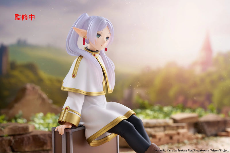 Taito Frieren: Beyond Journey's End: Desktop Cute Figure: Frieren Trunk Case Ver. - Kidultverse