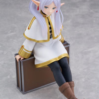 Taito Frieren: Beyond Journey's End: Desktop Cute Figure: Frieren Trunk Case Ver. - Kidultverse