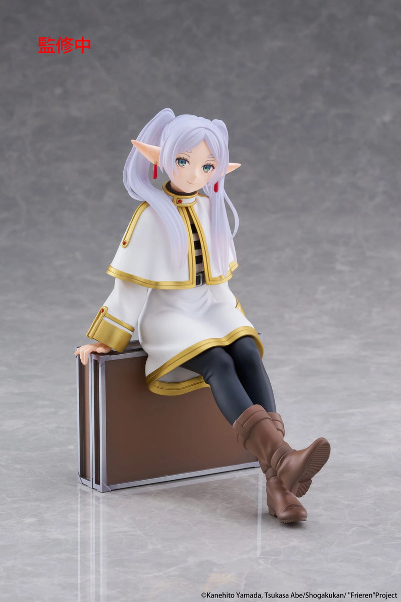Taito Frieren: Beyond Journey's End: Desktop Cute Figure: Frieren Trunk Case Ver. - Kidultverse