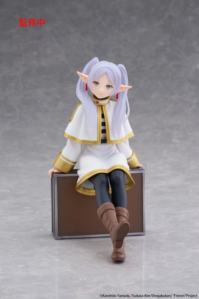 Taito Frieren: Beyond Journey's End: Desktop Cute Figure: Frieren Trunk Case Ver. - Kidultverse